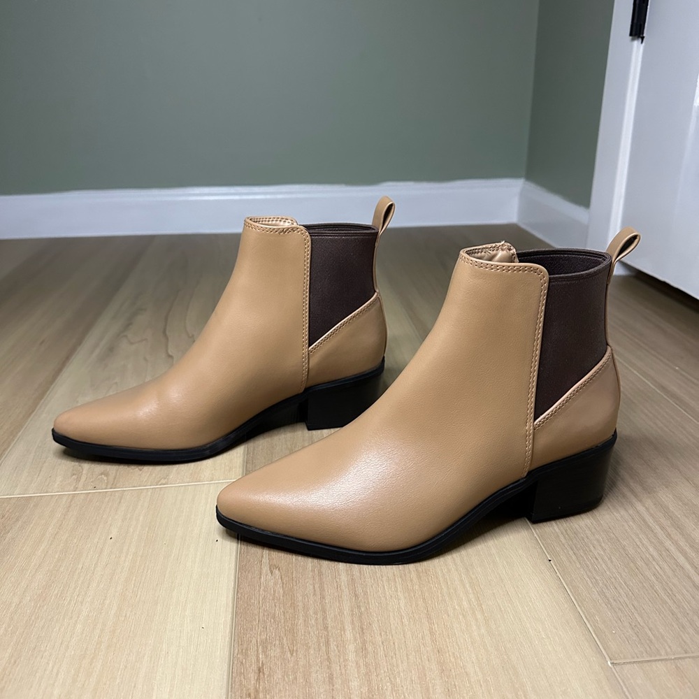Elegant Tan Ankle Boots